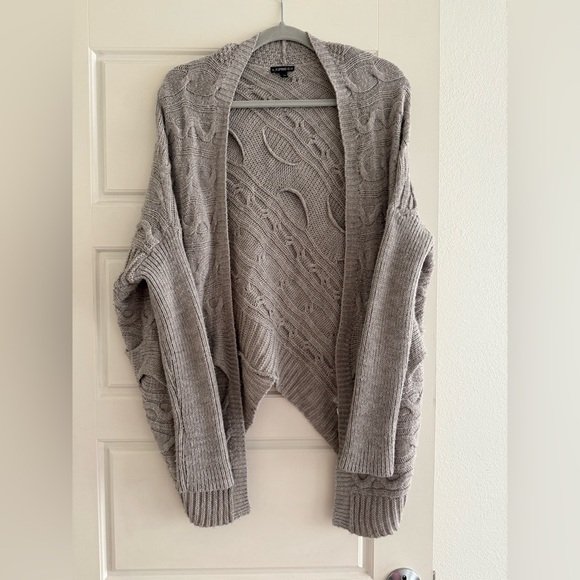 Express Gray Cable Knit Cocoon Cardigan Sweater Size Small - Picture 1 of 4